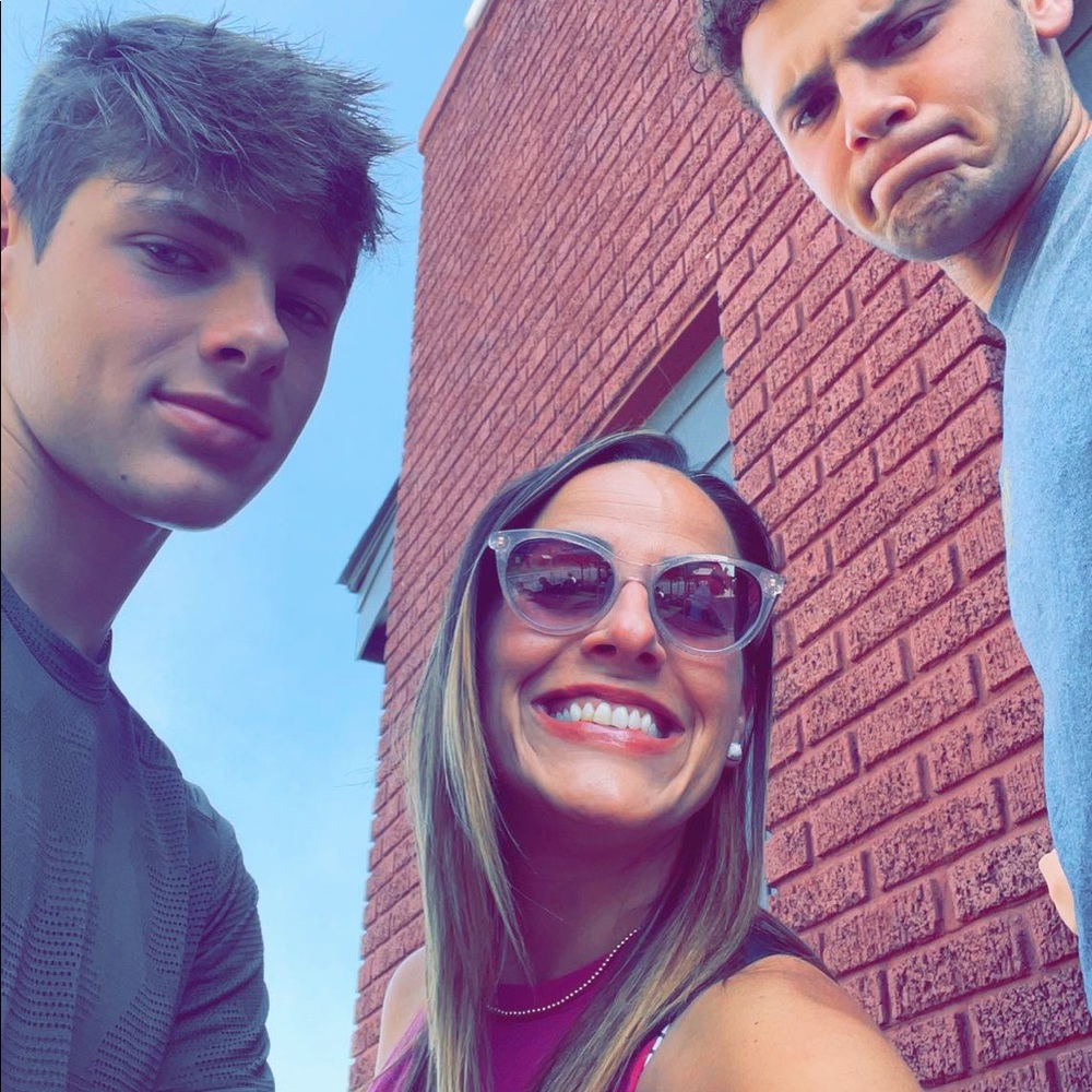 Meet your Posher, Nicole